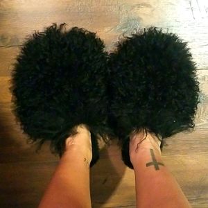 Ugg fluffy slippers